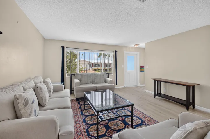 Oversized Living/Family Room