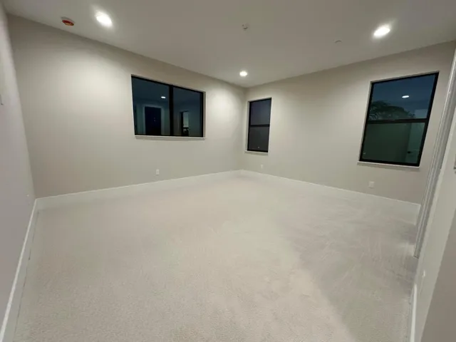 {NOTE: Lot 89 Photo for Reference Only}