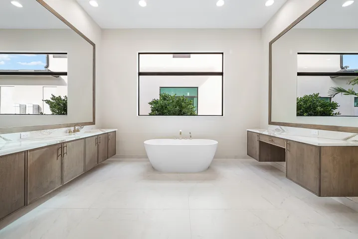 Master Bath ~ Gorgeous and Spacious