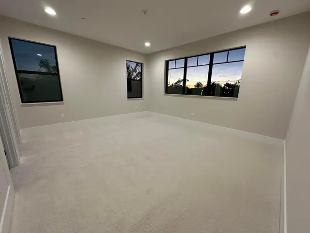 {NOTE: Lot 89 Photo for Reference Only}