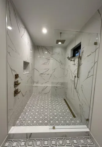 {NOTE: Lot 89 Photo for Reference Only}
