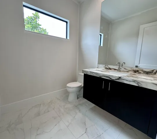 Gorgeous Porcelain Counter ~ Ready for Decorating!