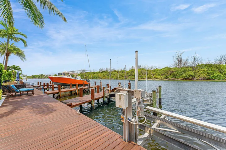058-453Northeast19thAvenue-DeerfieldBeac