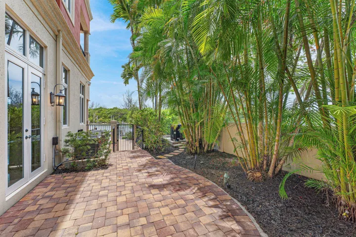 051-453Northeast19thAvenue-DeerfieldBeac