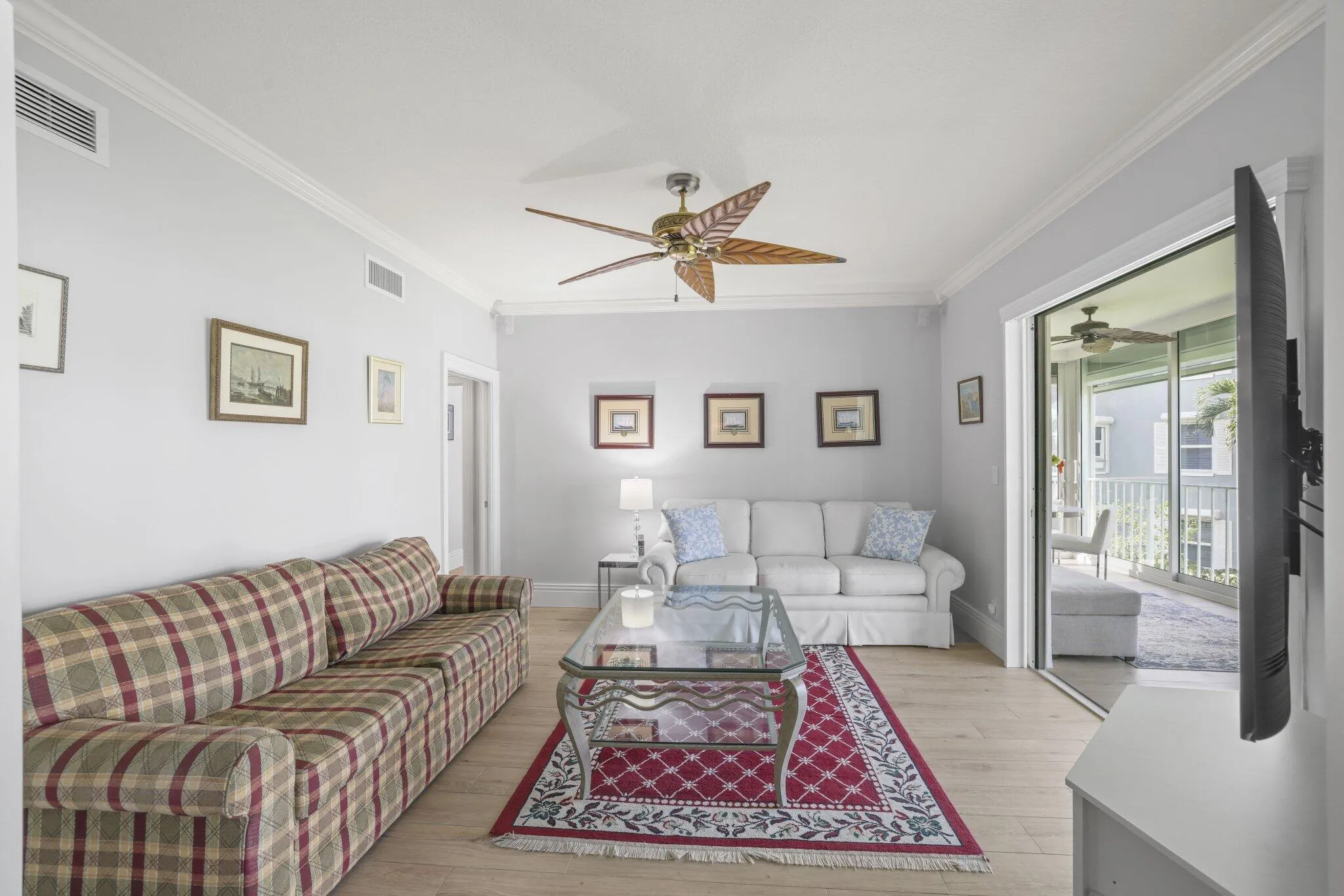 Den/3rd Bedroom