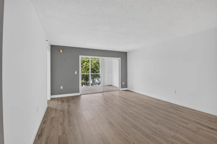 living room/dining room