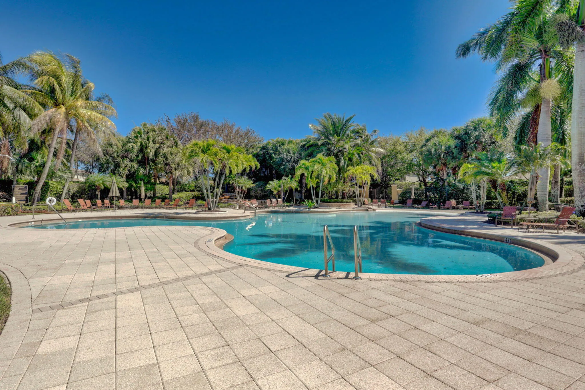 JE Club Pool 3