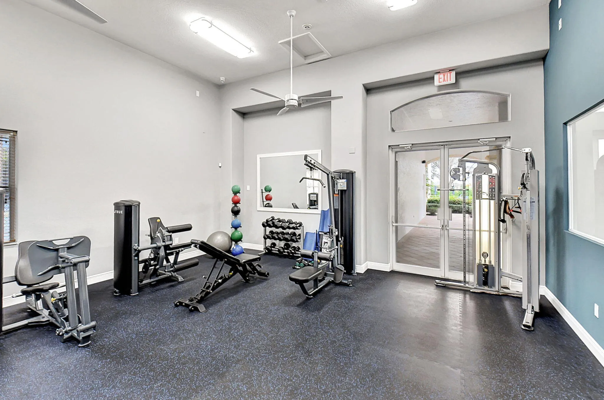 JE Weight Room 1