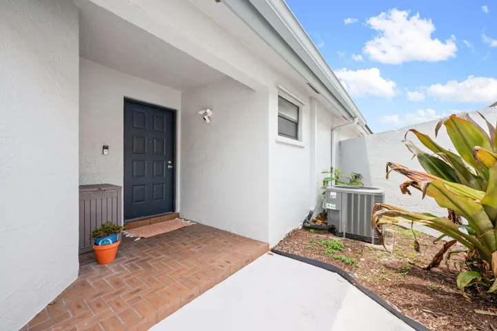 22-web-or-mls-15121-s-waterford-dr