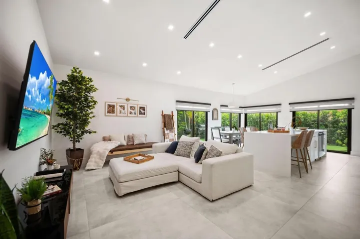 2-web-or-mls-15121-s-waterford-dr