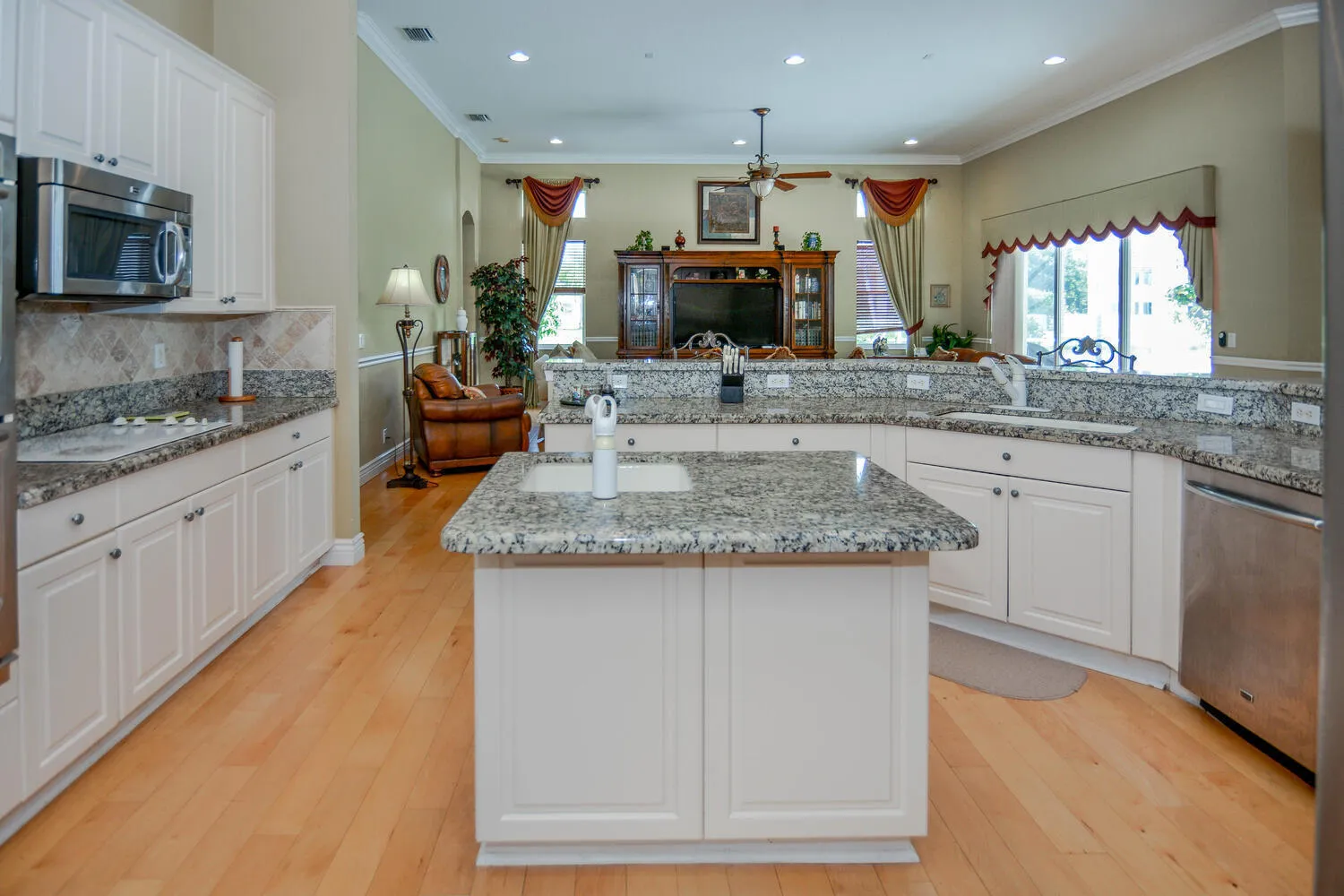 4676 Manderly Dr Wellington FL-large-013