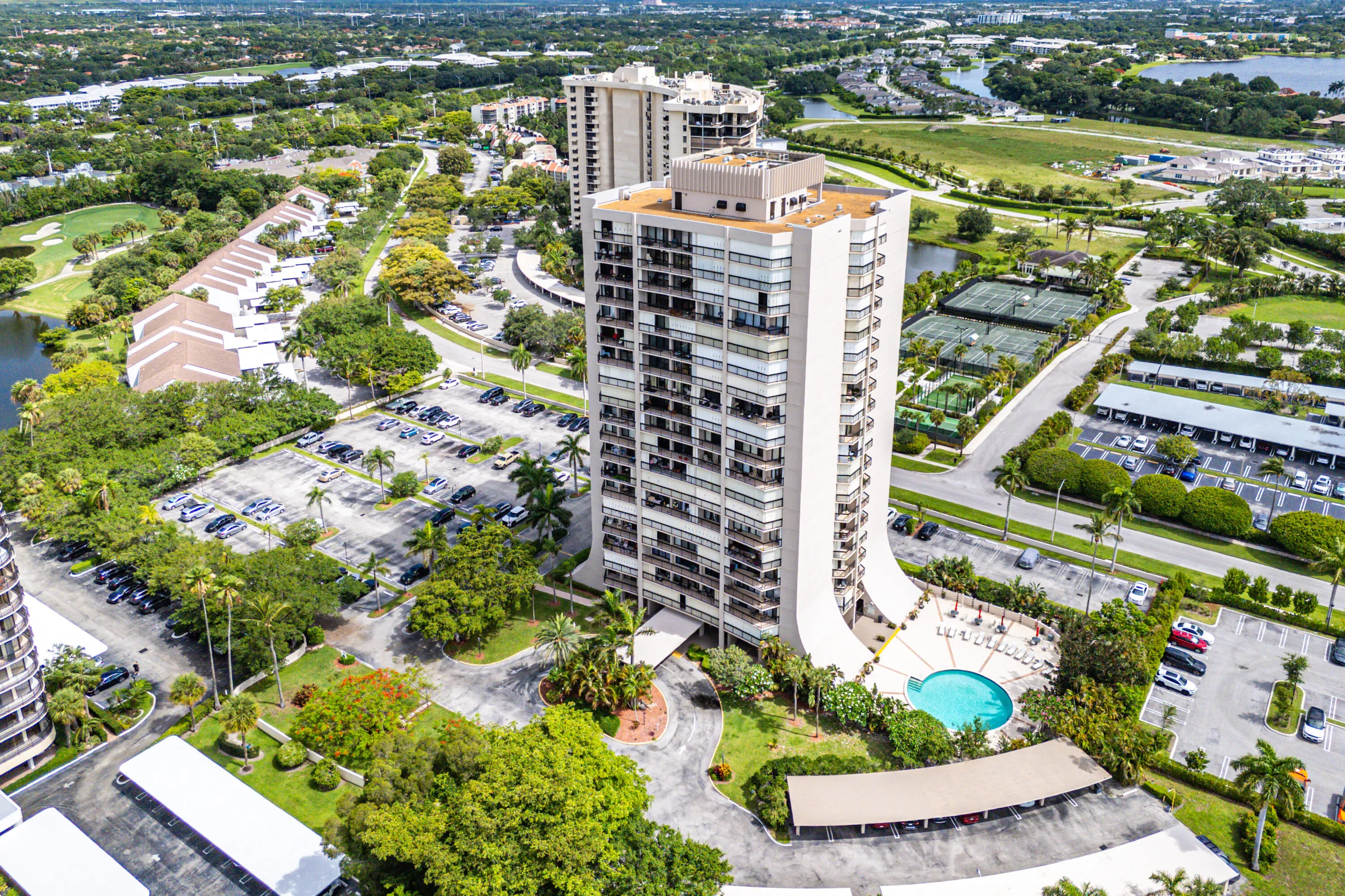 031-2425PresidentialWay-PH-WestPalmBeach