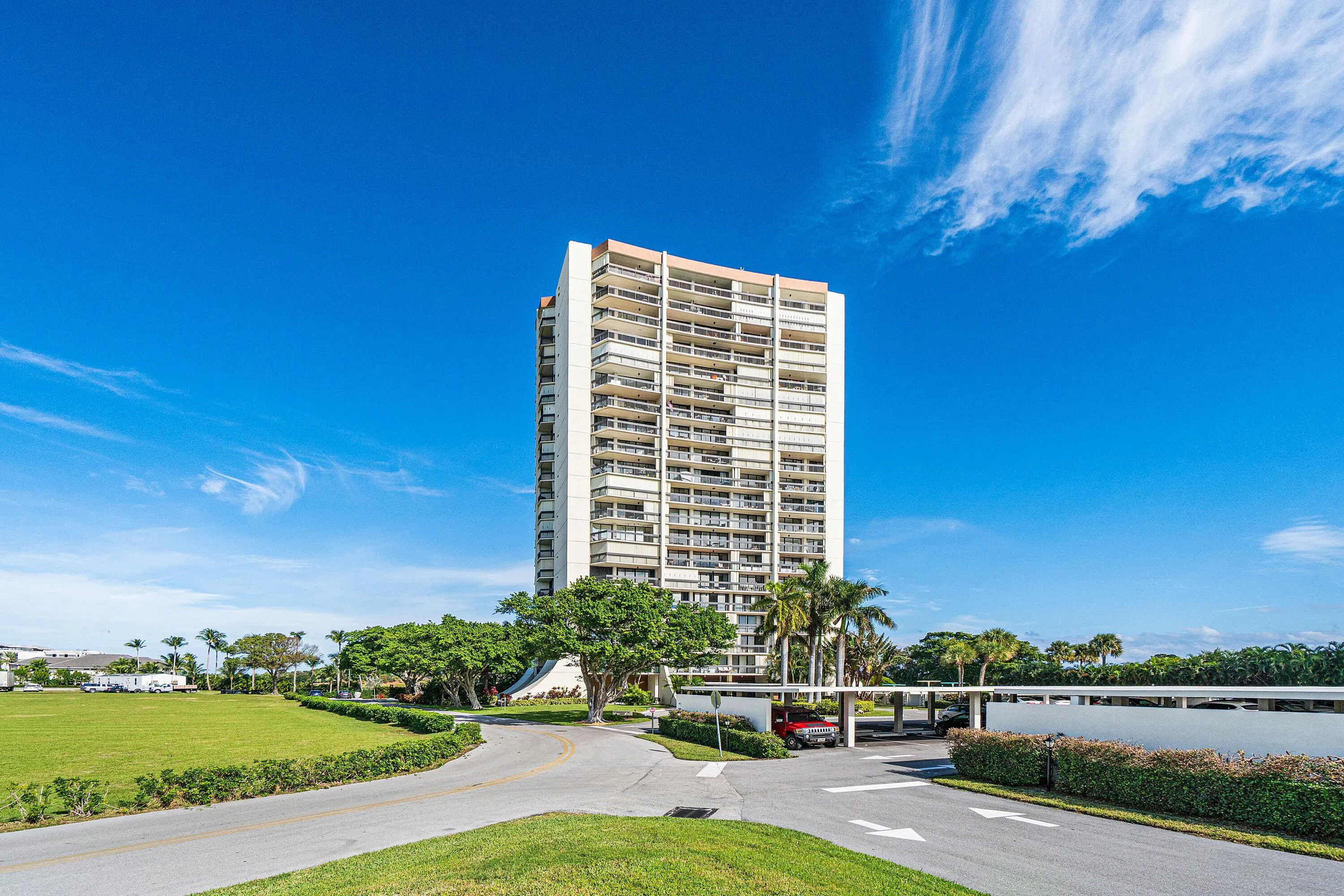 003-2425PresidentialWay-PH-WestPalmBeach