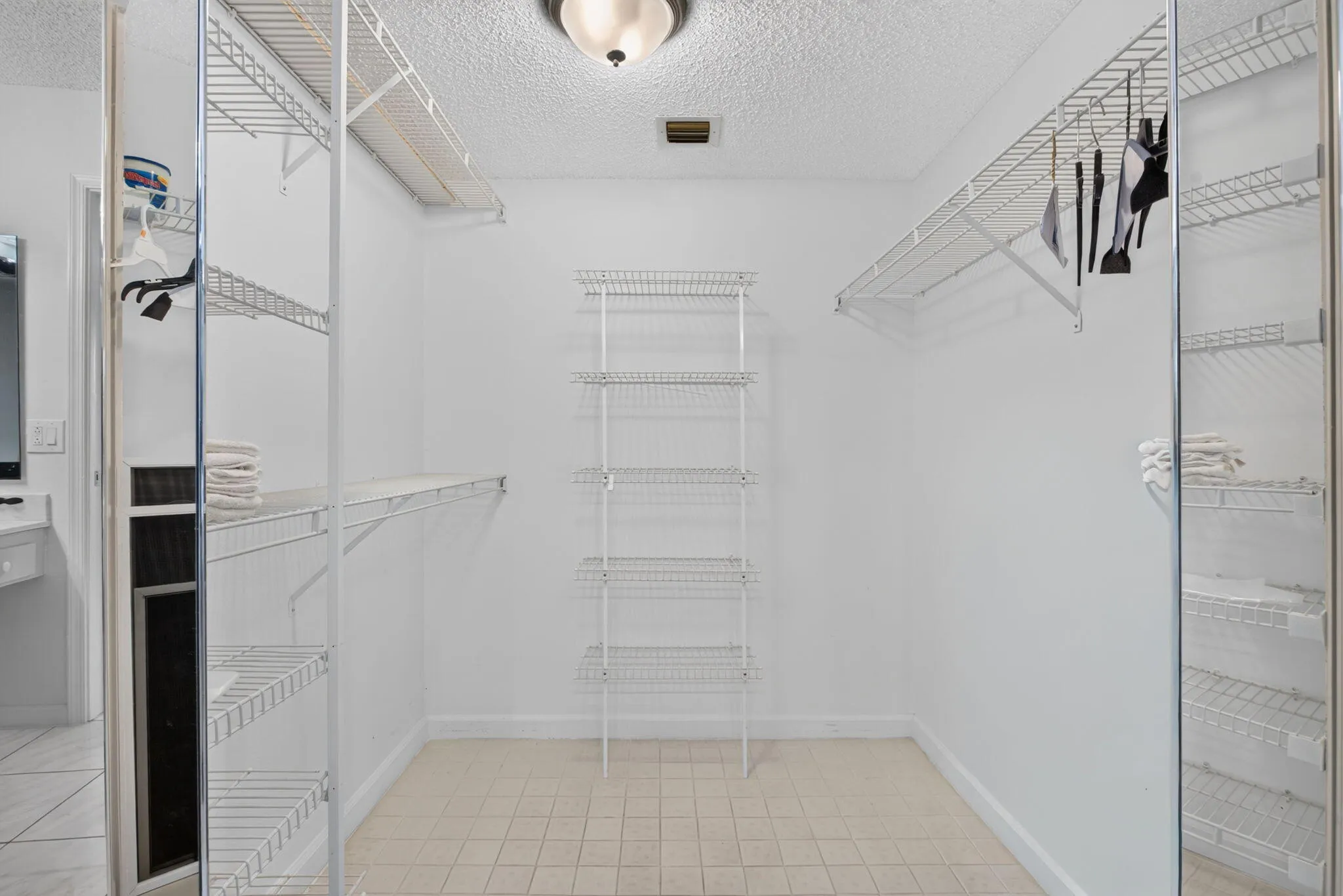 31-web-or-mls-7216-8384
