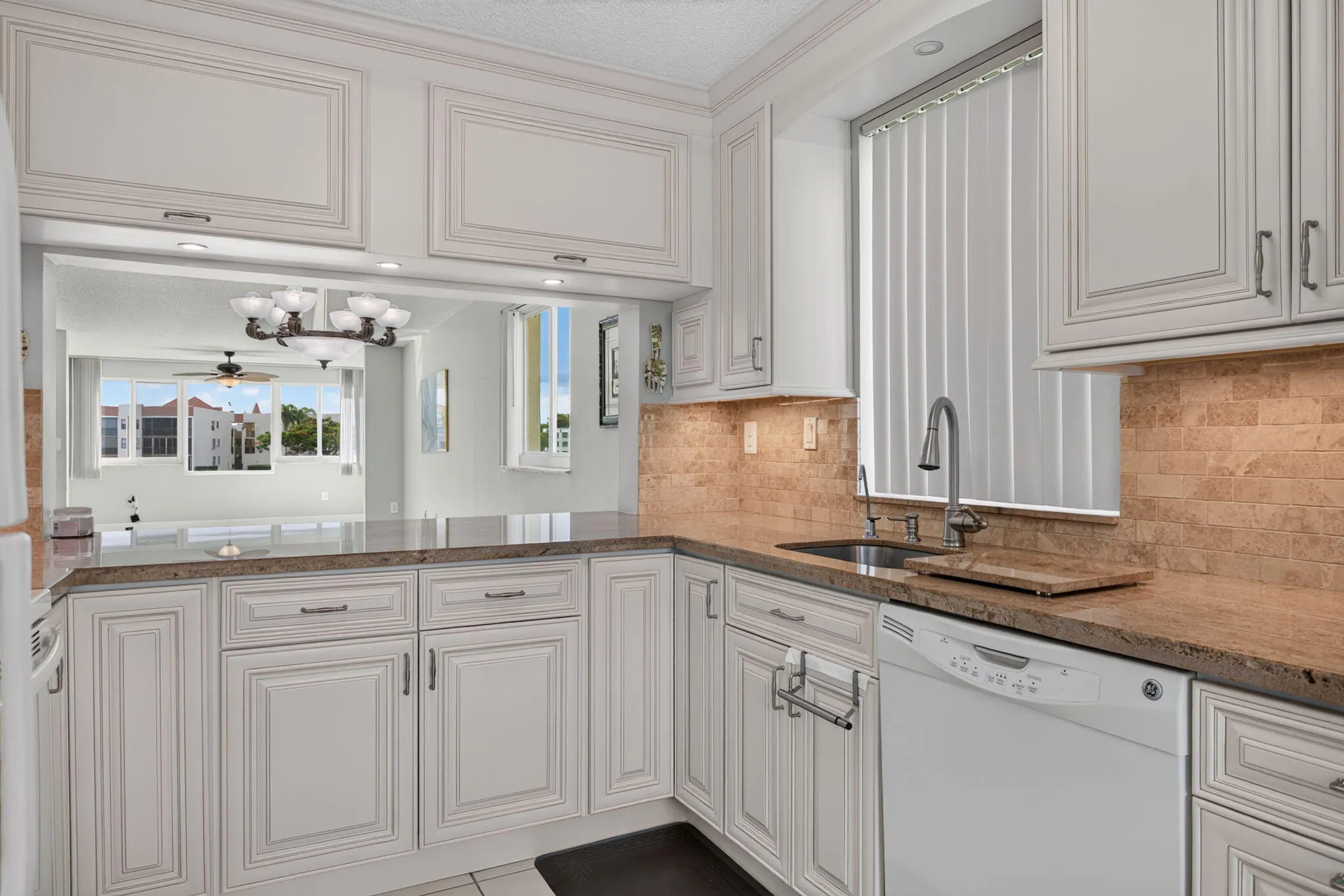 9-web-or-mls-7216-8271