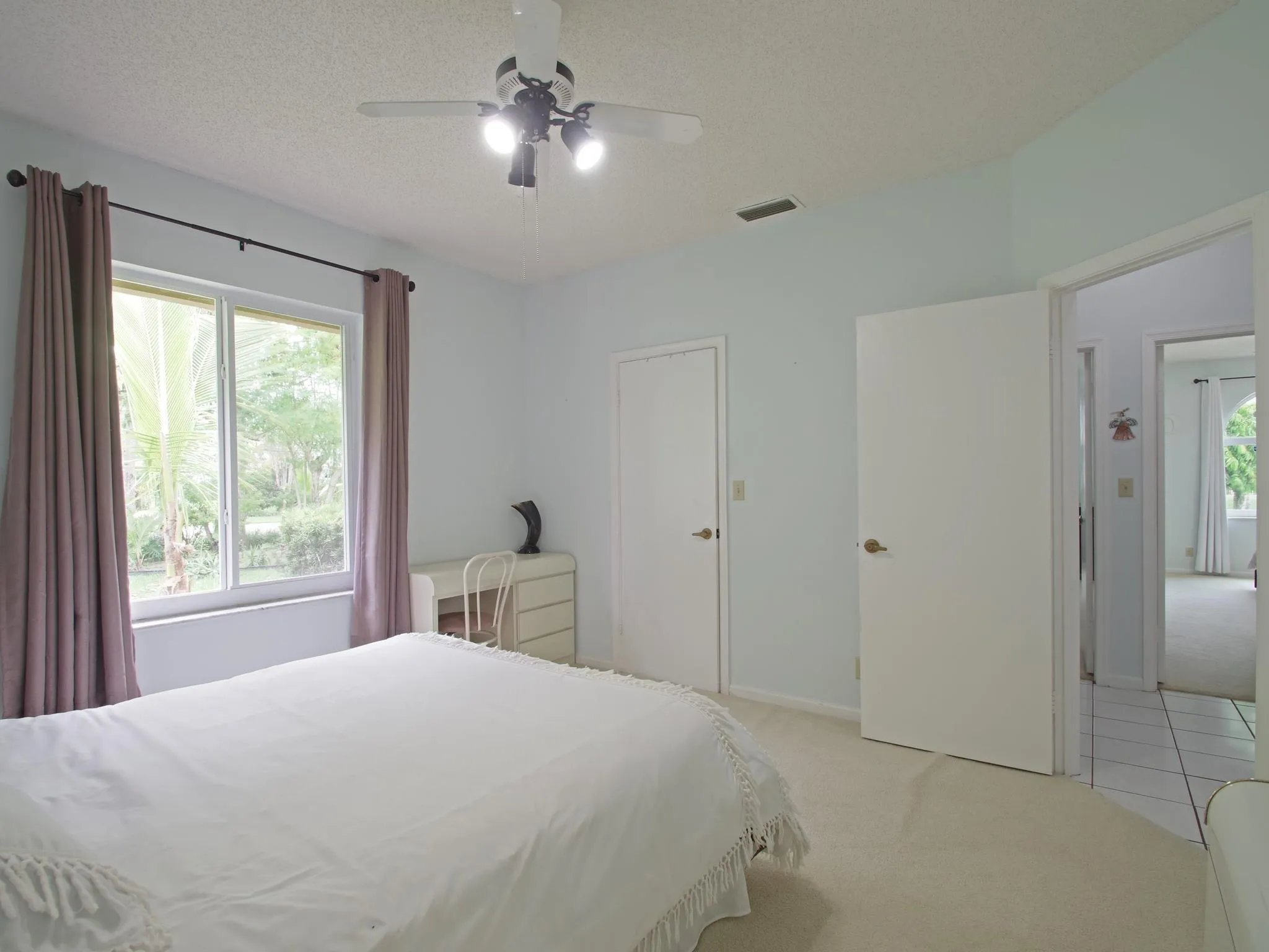 026-028-Middle Bedroom 2-2048x1536