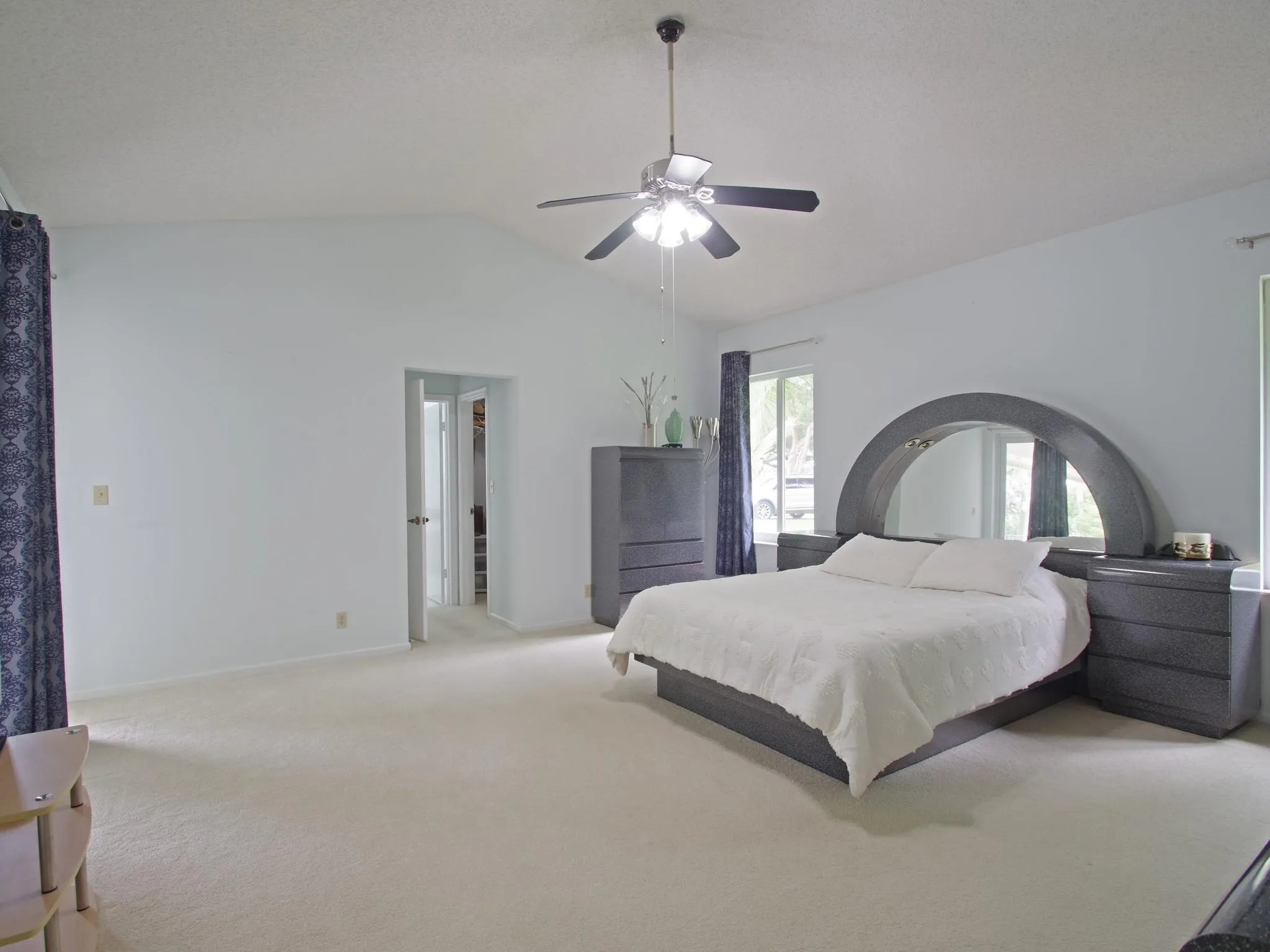 031-006-Primary Bedroom 1-2048x1536