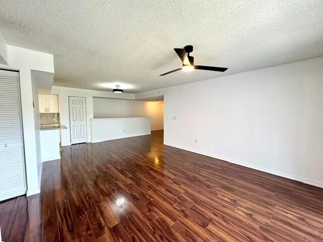 Living Dining Area