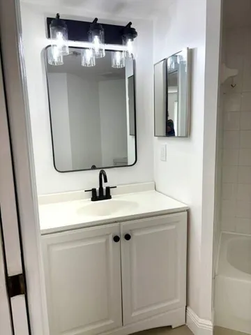 Master Vanity