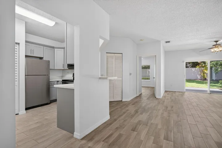 Living/Kitchen
