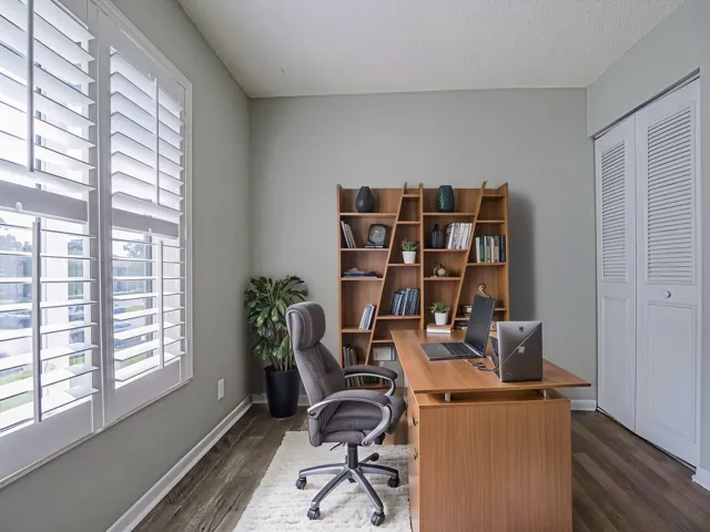26 - Home Office - Standard - 1