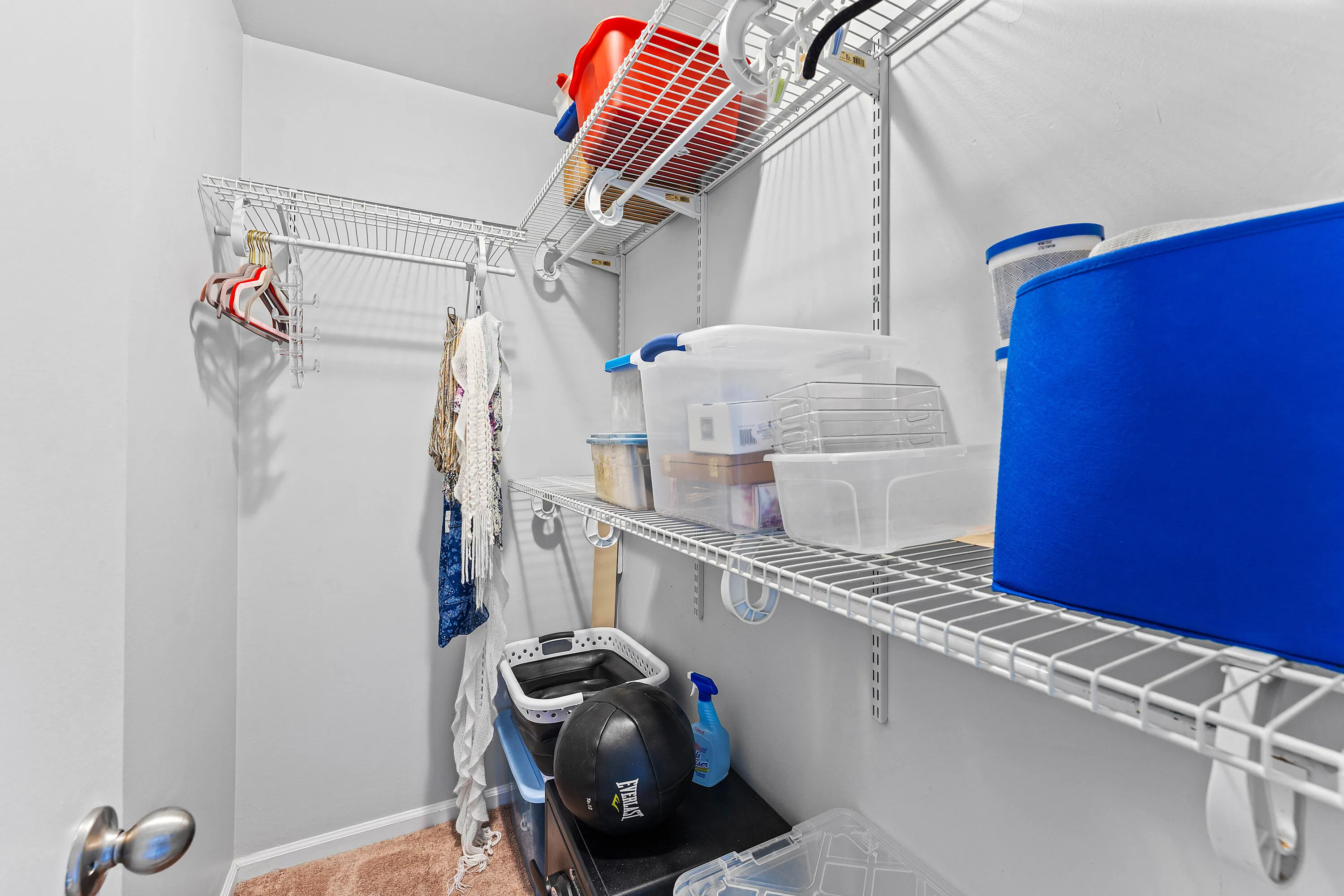 MASTER CLOSET