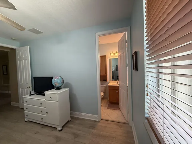 Bedroom and en suite Bathroom