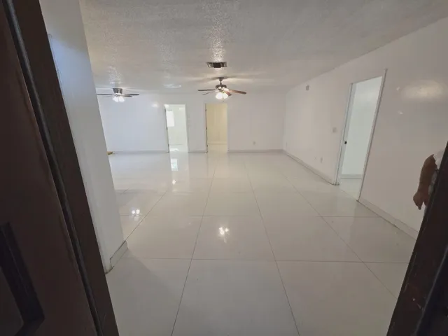 1000053082