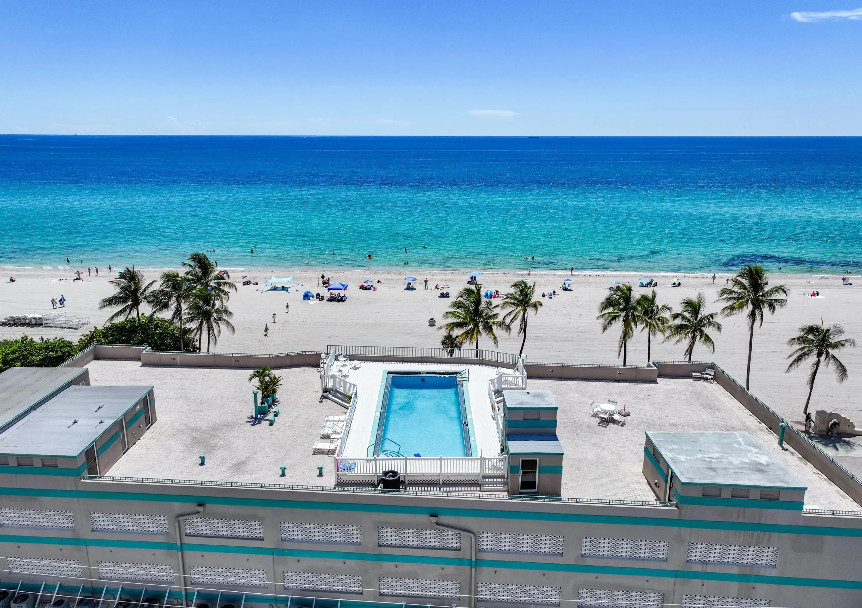 Roof top pool and large sun deck
