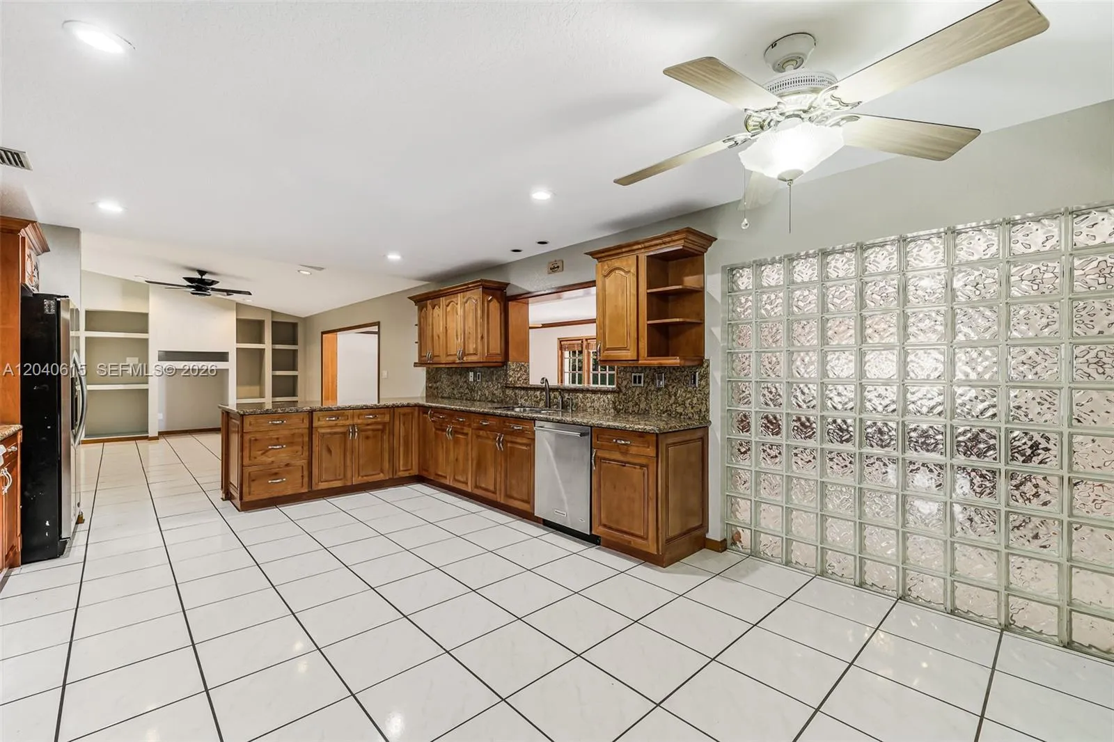 Property photo 128