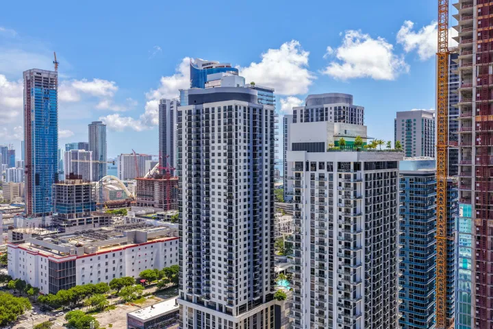 77-web-or-mls-DJI_20260617235958_0227_D