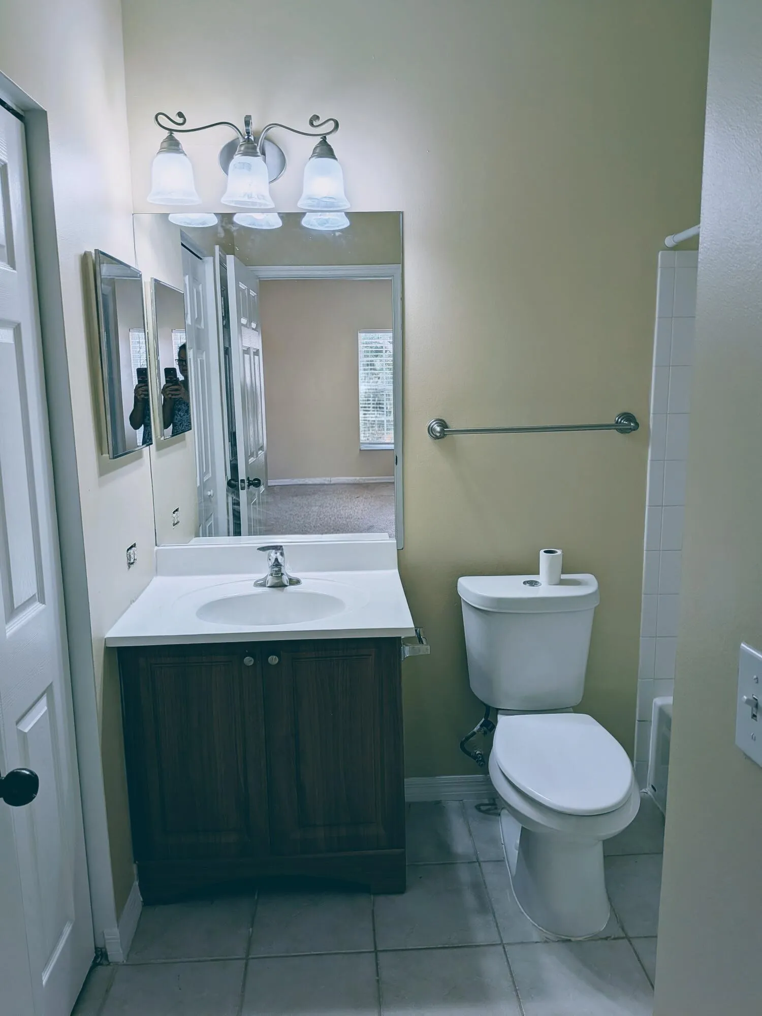 UNIT 513 MASTER BATH