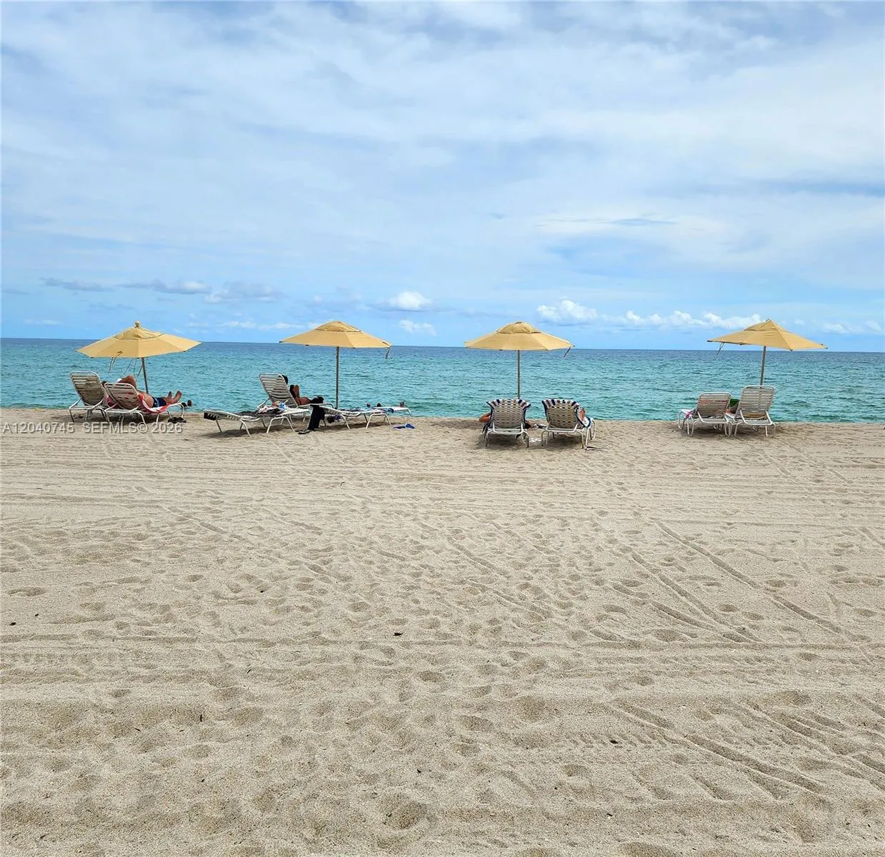 OCEANFRONT W PRIVATE BEACH ACCESS