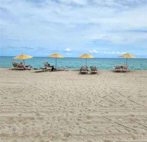 OCEANFRONT W PRIVATE BEACH ACCESS