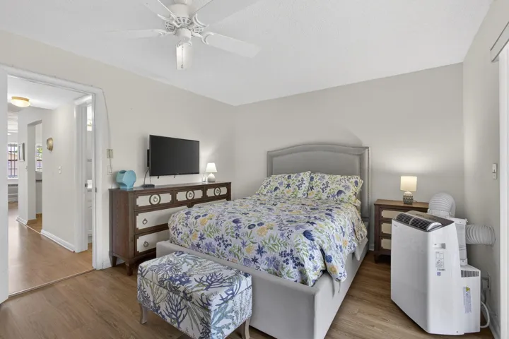 Newer stylish Stand-up AC unit which has heat for FL cooler months!