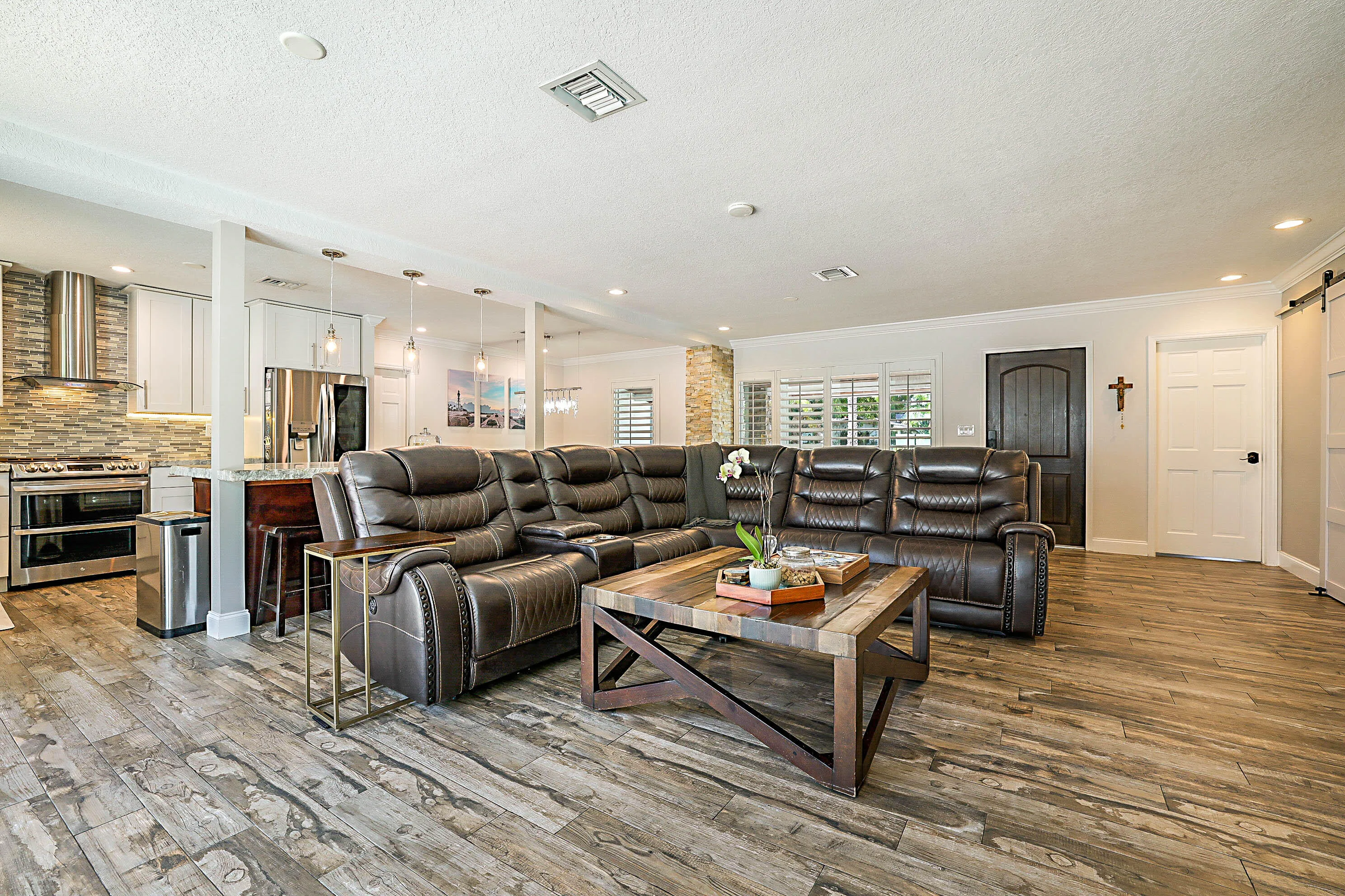 2620 NE 53rd St -7