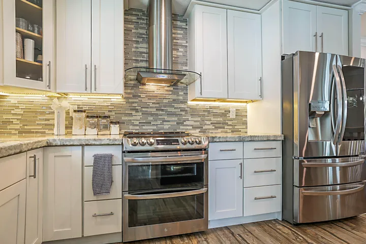 2620 NE 53rd St -17