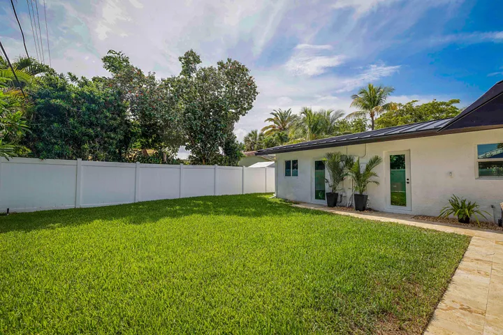 2620 NE 53rd St -37