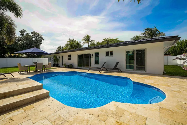 2620 NE 53rd St -30