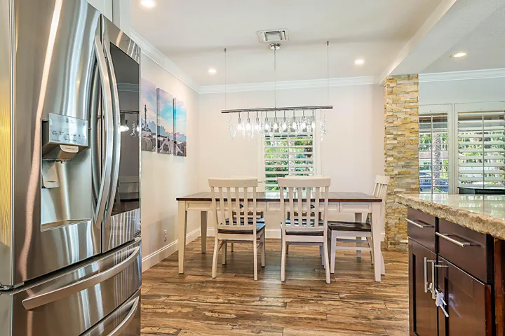 2620 NE 53rd St -18