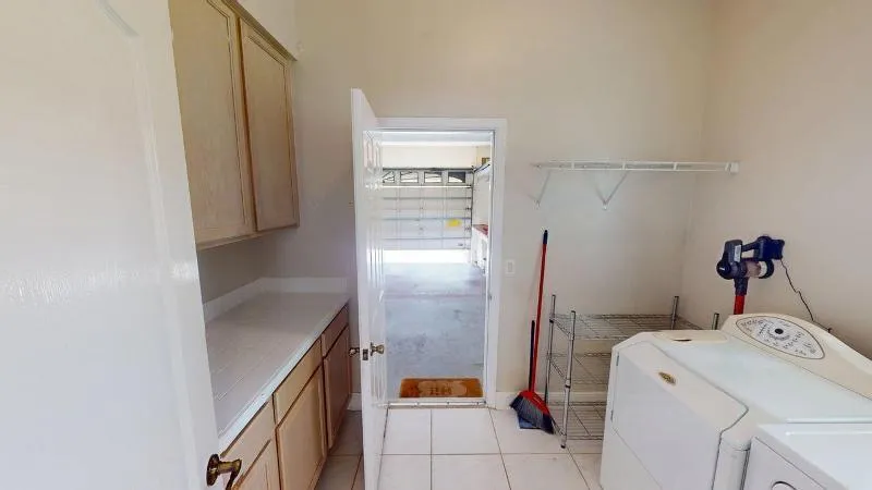 895-SW-Lake-Charles-Circle-06122026_1248