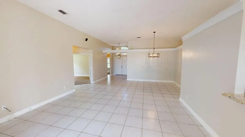 895-SW-Lake-Charles-Circle-06122026_1233