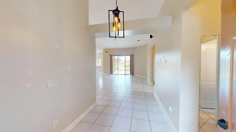 895-SW-Lake-Charles-Circle-06122026_1157