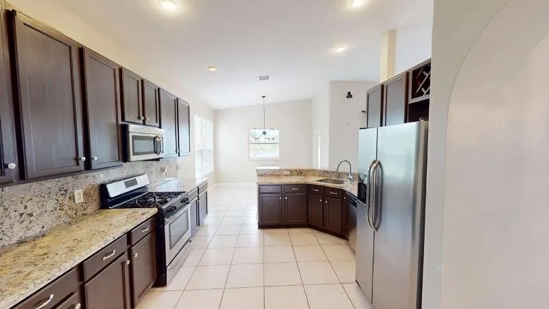 895-SW-Lake-Charles-Circle-06122026_1247