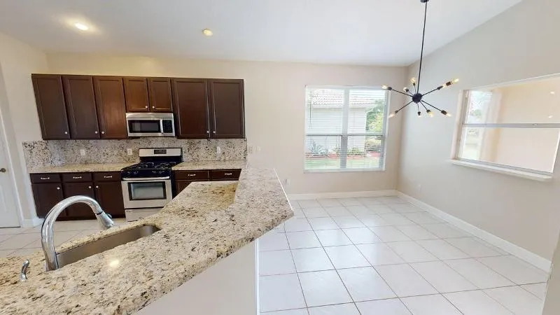 895-SW-Lake-Charles-Circle-06122026_1243