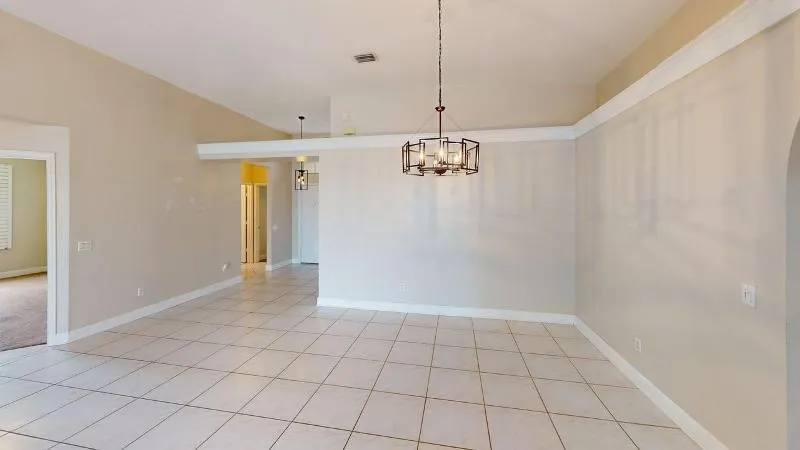 895-SW-Lake-Charles-Circle-06122026_1233