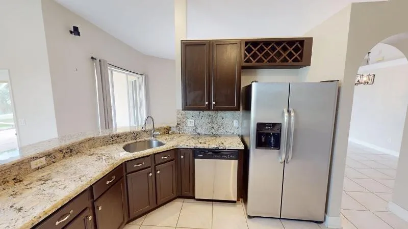 895-SW-Lake-Charles-Circle-06122026_1247