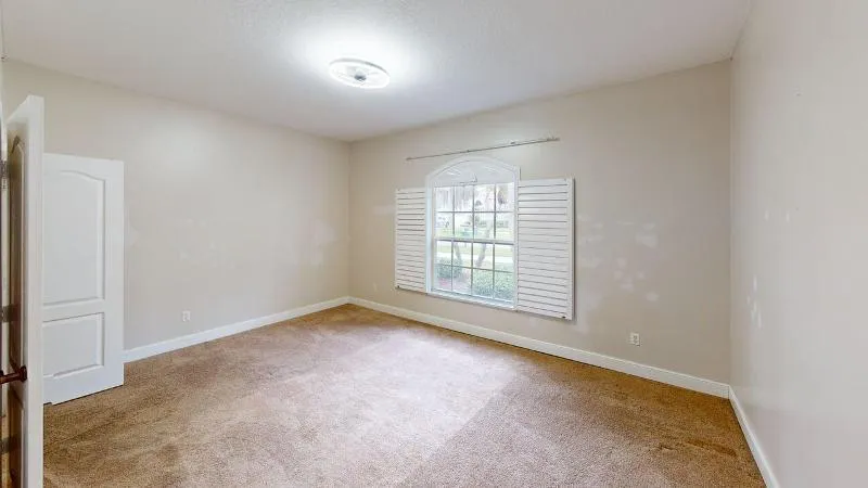 895-SW-Lake-Charles-Circle-06122026_1242