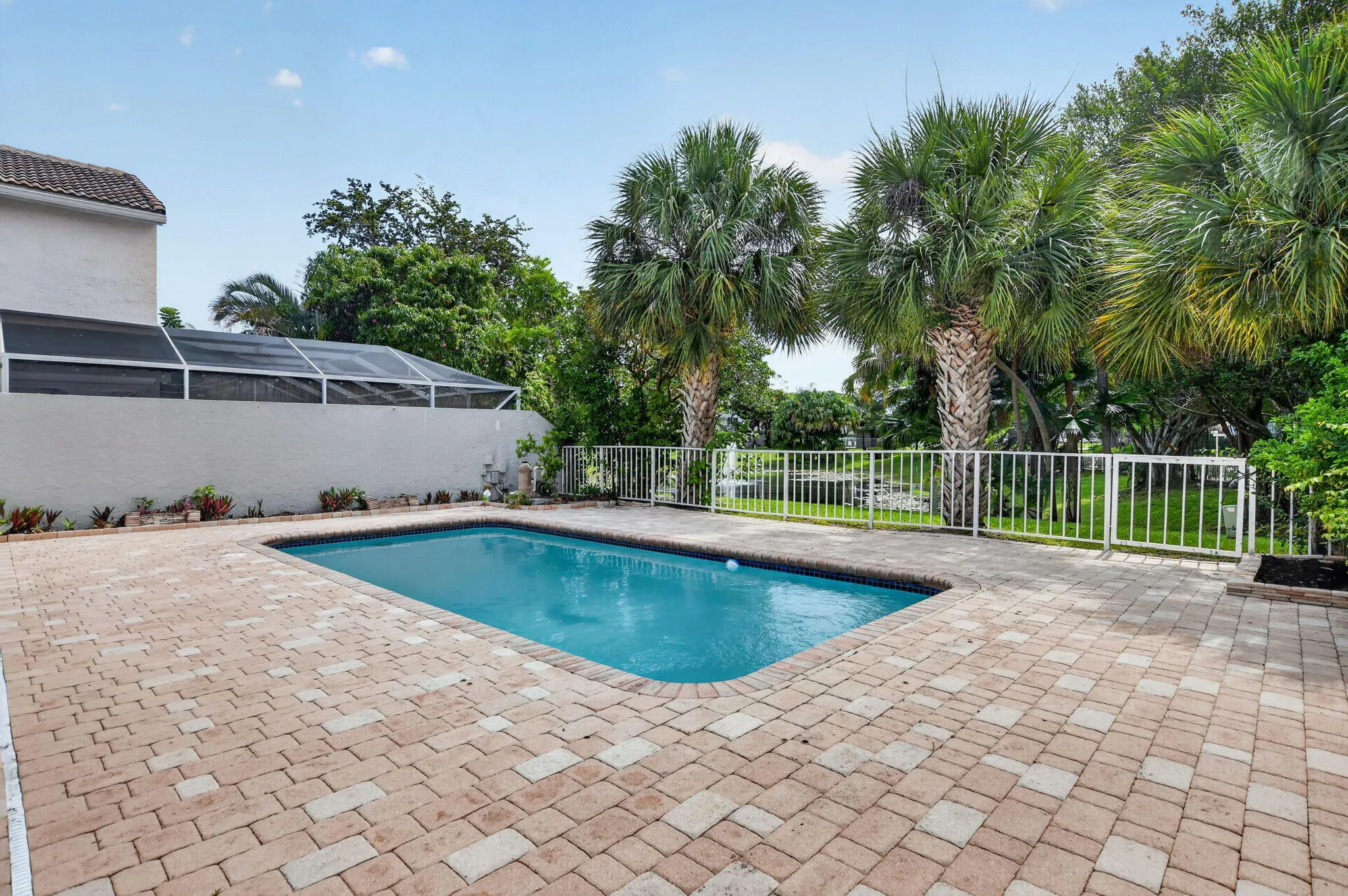 Pool/Patio
