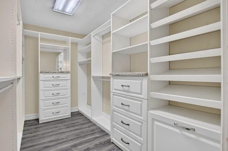Walk-in closet